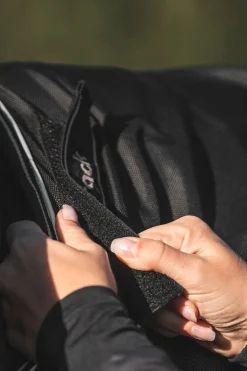 Back on Track Obsidian Utedekken med avtakbart halsstykke, 300g