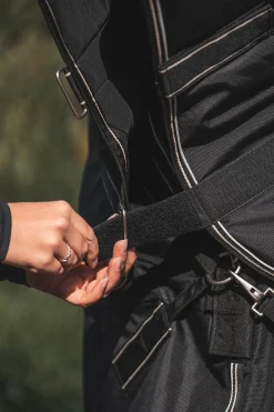 Back on Track Obsidian Utedekken med avtakbart halsstykke, 300g